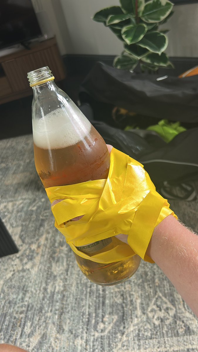 I’m all about that grindset. You have to keep pushing yourself, even when your body can’t keep up. I love having supportive friends through this #anthrocon2025 journey :3

#typingwithmylefthand