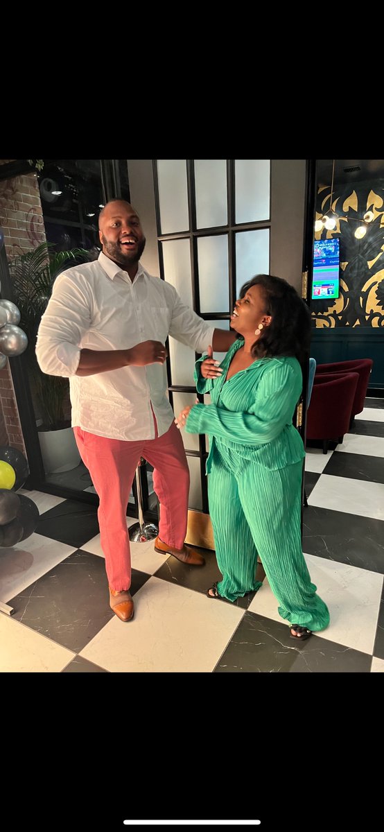 coachdavisoline's tweet image. Behind every great man there is a great woman!!! I will like to thank the one who supports me, who tells me the truth, and the backbone of our family!!! Happy Anniversary!!!!