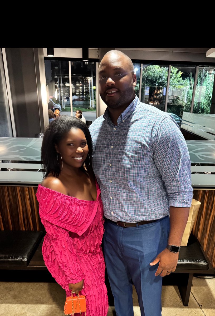 coachdavisoline's tweet image. Behind every great man there is a great woman!!! I will like to thank the one who supports me, who tells me the truth, and the backbone of our family!!! Happy Anniversary!!!!