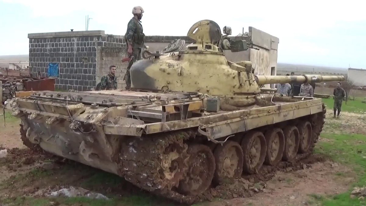 T_90AK's tweet image. T-72 Ural with BRICKS as added armor in Syria, 2020.