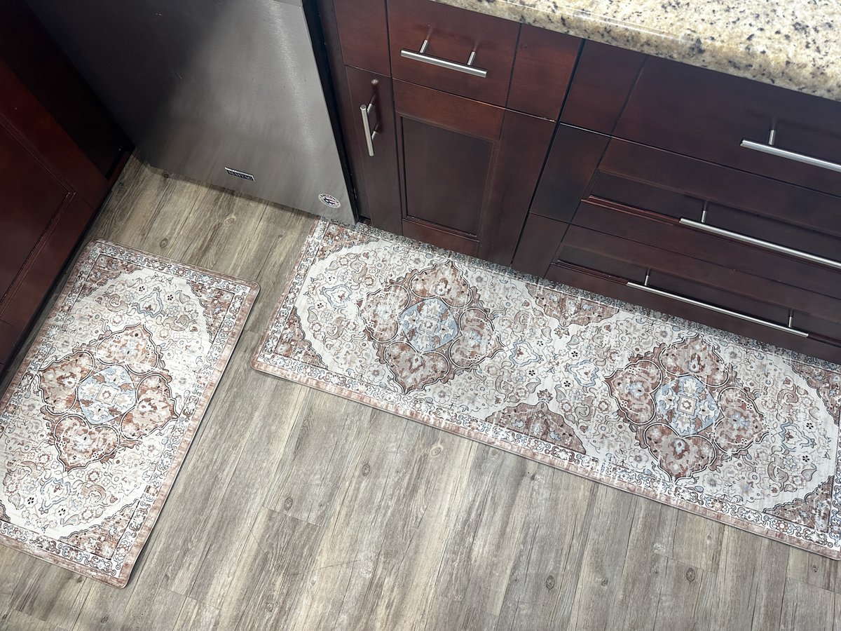 BubblyMoments's tweet image. Stand comfy while you cook! 🍳 Anti-fatigue kitchen mats = comfort, waterproof &amp;amp; easy clean.

🛍️ Shop here: amzlink.to/az0GbwiQZc1pm

#KitchenMat #AntiFatigueMat #CookingComfort #KitchenUpgrade