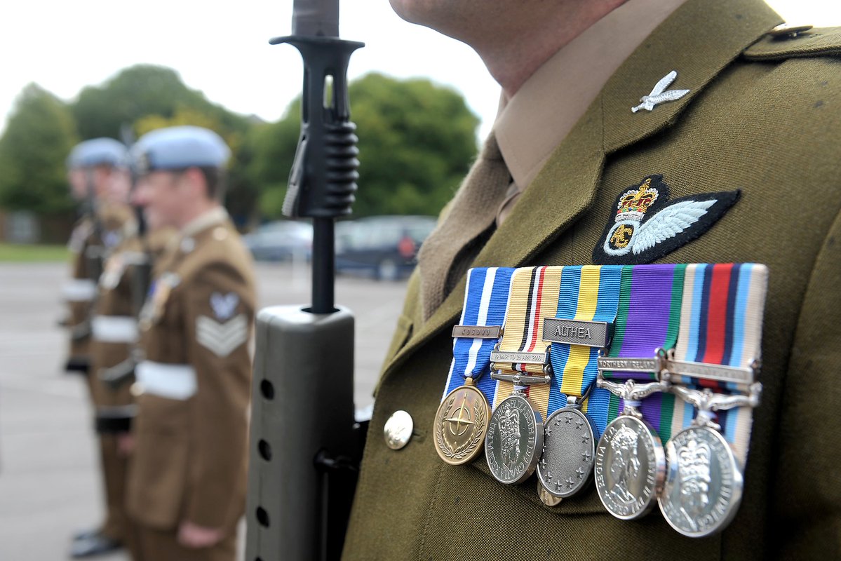 The_RE_LE's tweet image. MEDAL MOUNTING UPDATE: If a serving member of the Army (Regular or Reserve) possesses six or more medals,
then they are eligible to claim reimbursement for the cost of court mounting their medals, provided that:
The claim is made via JPA under the type “Administrative Costs”.…