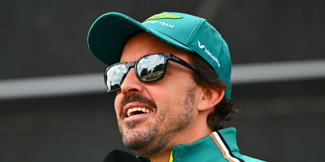 ElReyGuiri's tweet image. Alonso, sobre Verstappen: "Es el mejor"
"No ha ganado tantas veces aquí como Hamilton, creo que él mejor es él como lo demuestra una y otra vez"