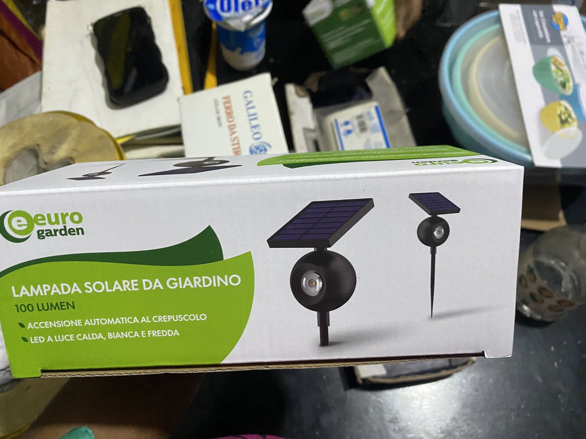 Lampe solaire pour jardin 

10.000Fcfa 

📍Douala