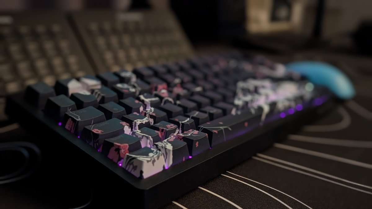 JimPanseGamer's tweet image. Anzeige
Die Nyfter® Nyfboard HE ist da: Kabellos, mit Hall Effect Switches für ultimative Präzision und Haltbarkeit. Kein Prellkontakt, kein Bullshit – nur pures Next-Gen-Gaming ⌨️
Nutze den Code JIMPANSE und spare 10% im Shop: bit.ly/4joI65Q