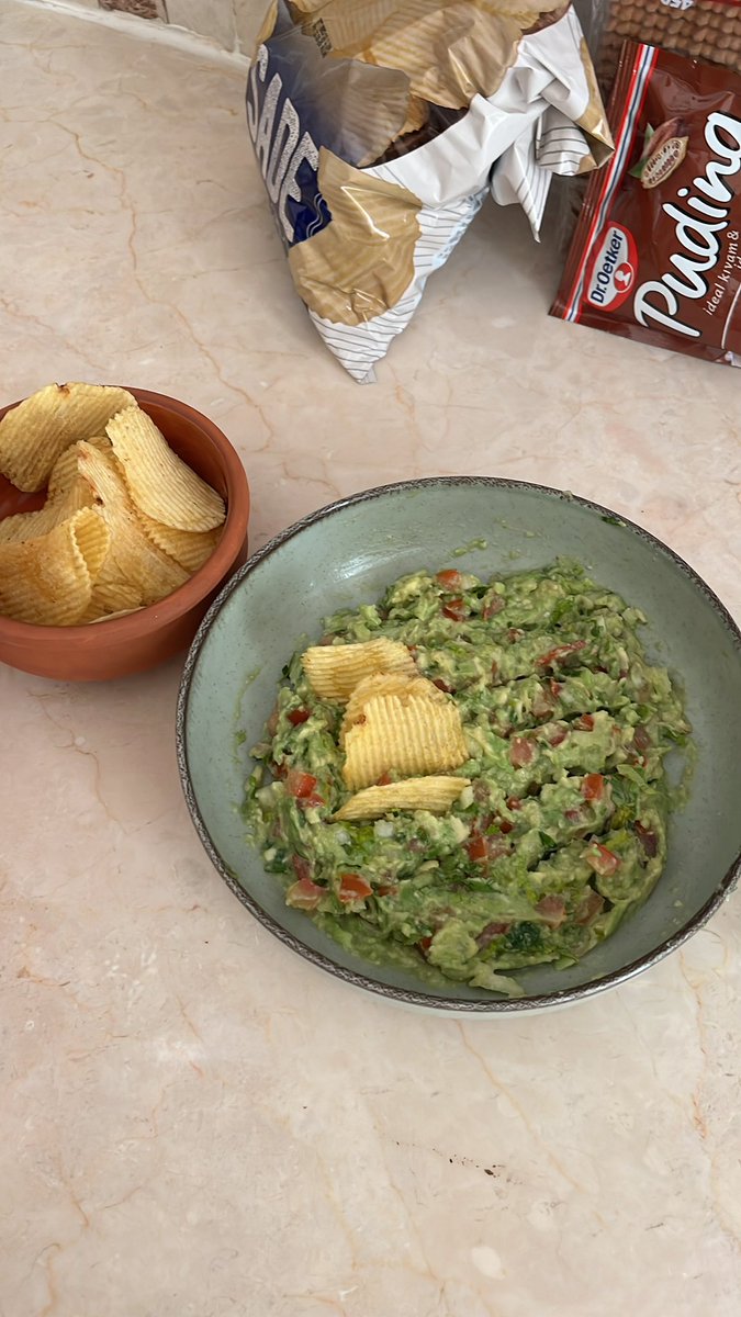 Elif yeni şeyler deniyor vol1: Guacamole
(6/10)