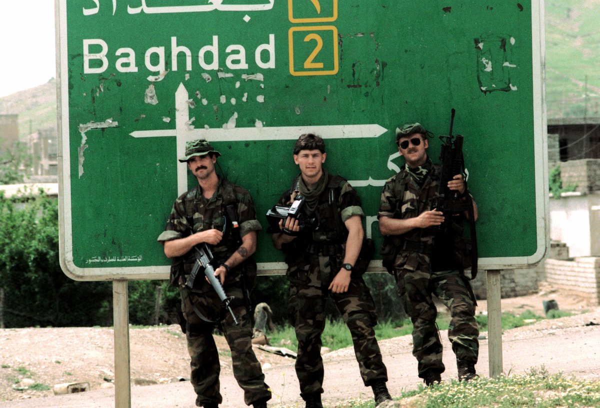 AK74respecter's tweet image. A US Navy war correspondent with accompanying soldiers in northern Iraq, 1991.