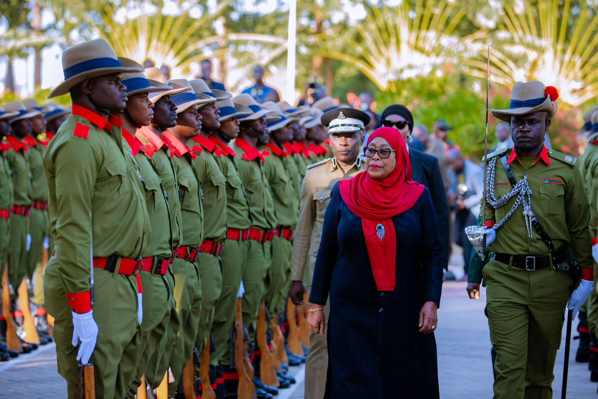 AguMwalwayo's tweet image. Bi mkubwa kwenye kuajiri ameupiga Mwingi mnyonge haki yake Mpeni kuna dogo najua Kapata Ualimu na shule Pia kajenga za kutosha