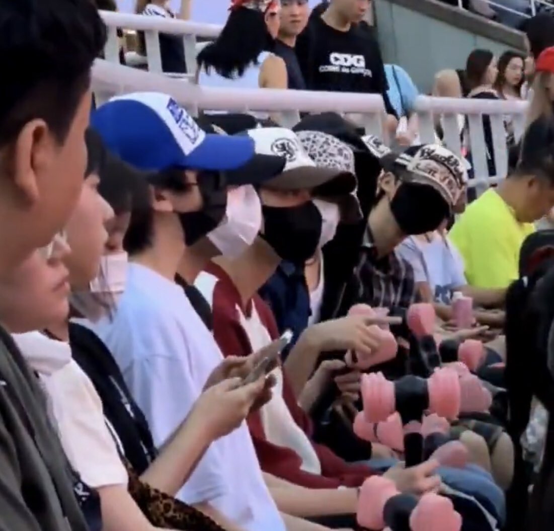 eight YG Male Trainees were spotted watching BLACKPINK's concert Day 1 today.