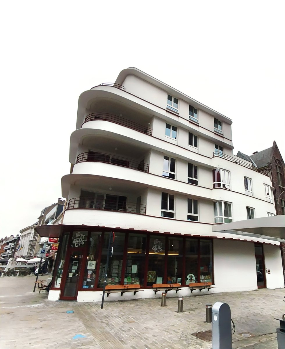 FrederikBourgu1's tweet photo. 1. 🔼 Vandaag een #uitje gedaan in het #Vlaamse stadje #Deinze, dit stadje ligt aan de #rivier de #Leie, ongeveer 20km van #Gent. 🔽 https://t.co/3hxtmbYfru