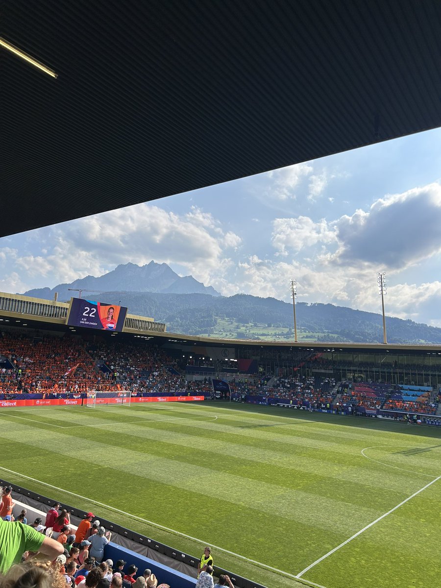 First game observing.. 🏴󠁧󠁢󠁷󠁬󠁳󠁿 v 🇳🇱 what’s your score prediction? #Euro25
