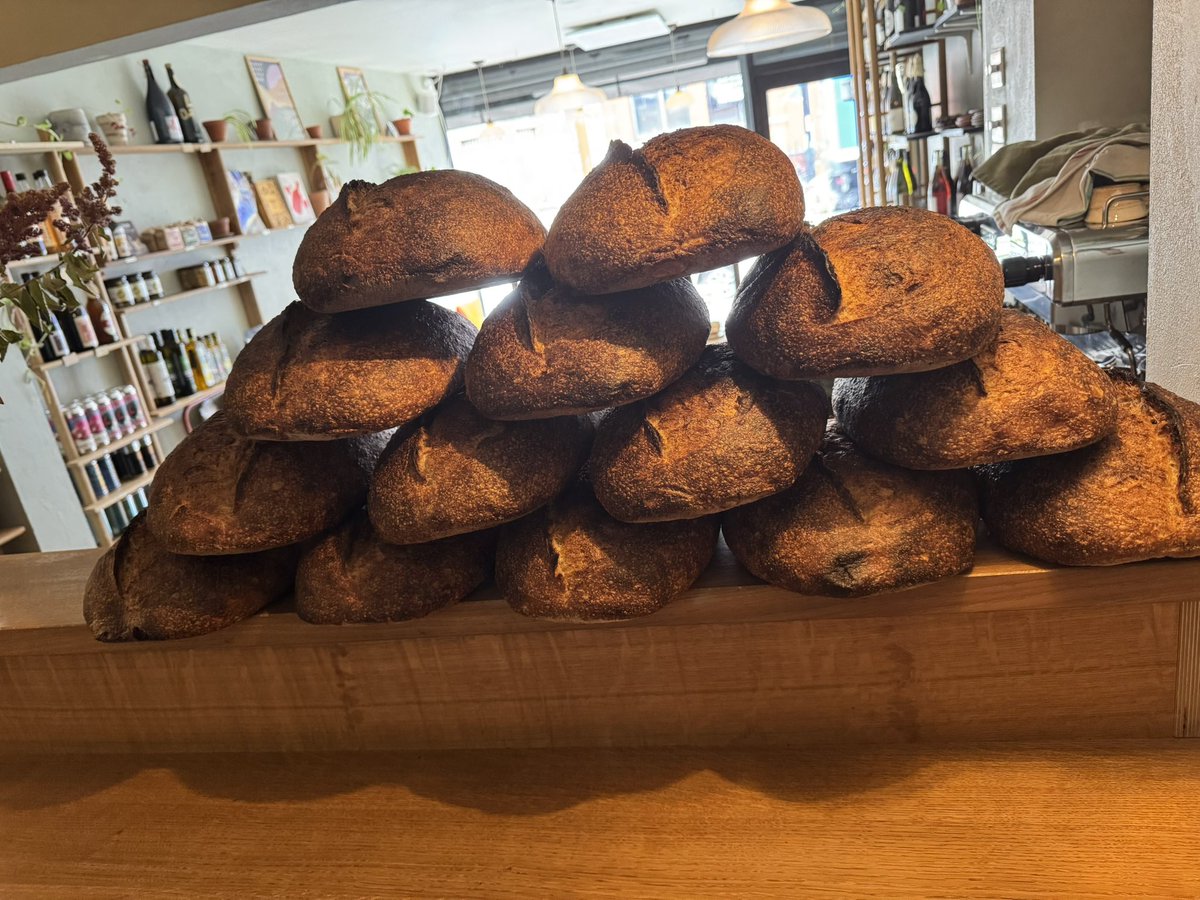 BenHalligan's tweet image. orange wine, toasted meringue, fresh sourdough; Isca, Levenshulme