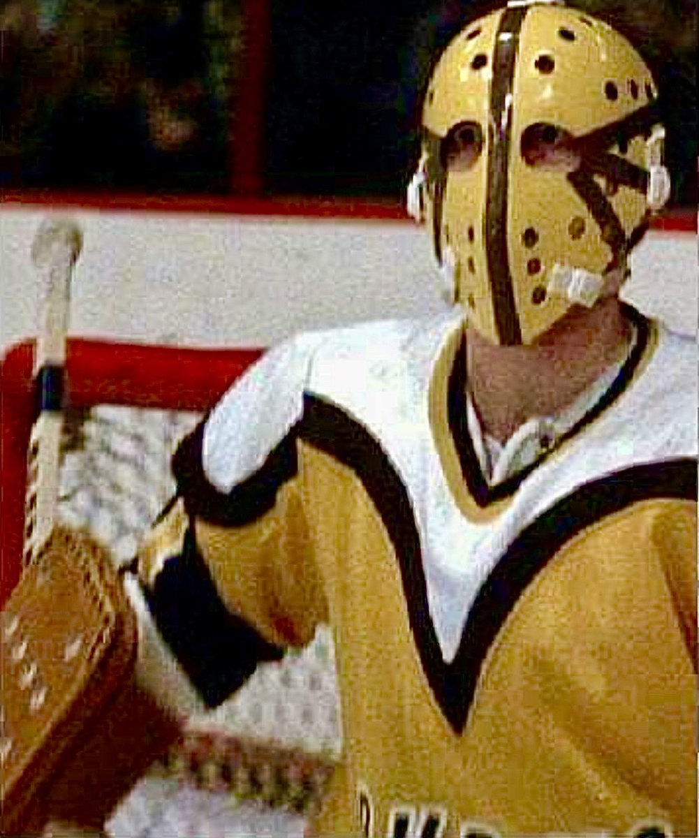 Old Hockey Cards tweet media