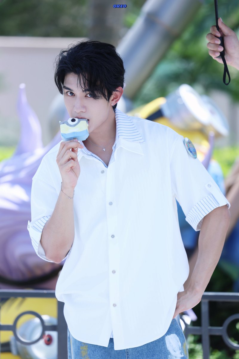 Oreooooo_7's tweet photo. 250705//
Ice cream boy🍦
#Mu2ndXNetBirthdayparty
#netsiraphop 
@netsiraphop https://t.co/MOf8FuMjEN