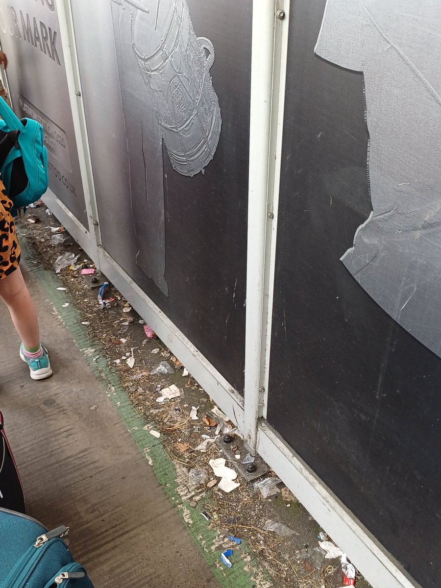 Just disembarked at <a href="/EDI_Airport/">Edinburgh Airport</a> and the rubbish strewn walkway, as well as the delays brings you up sharp. What impression does this give visitors to #Scotland