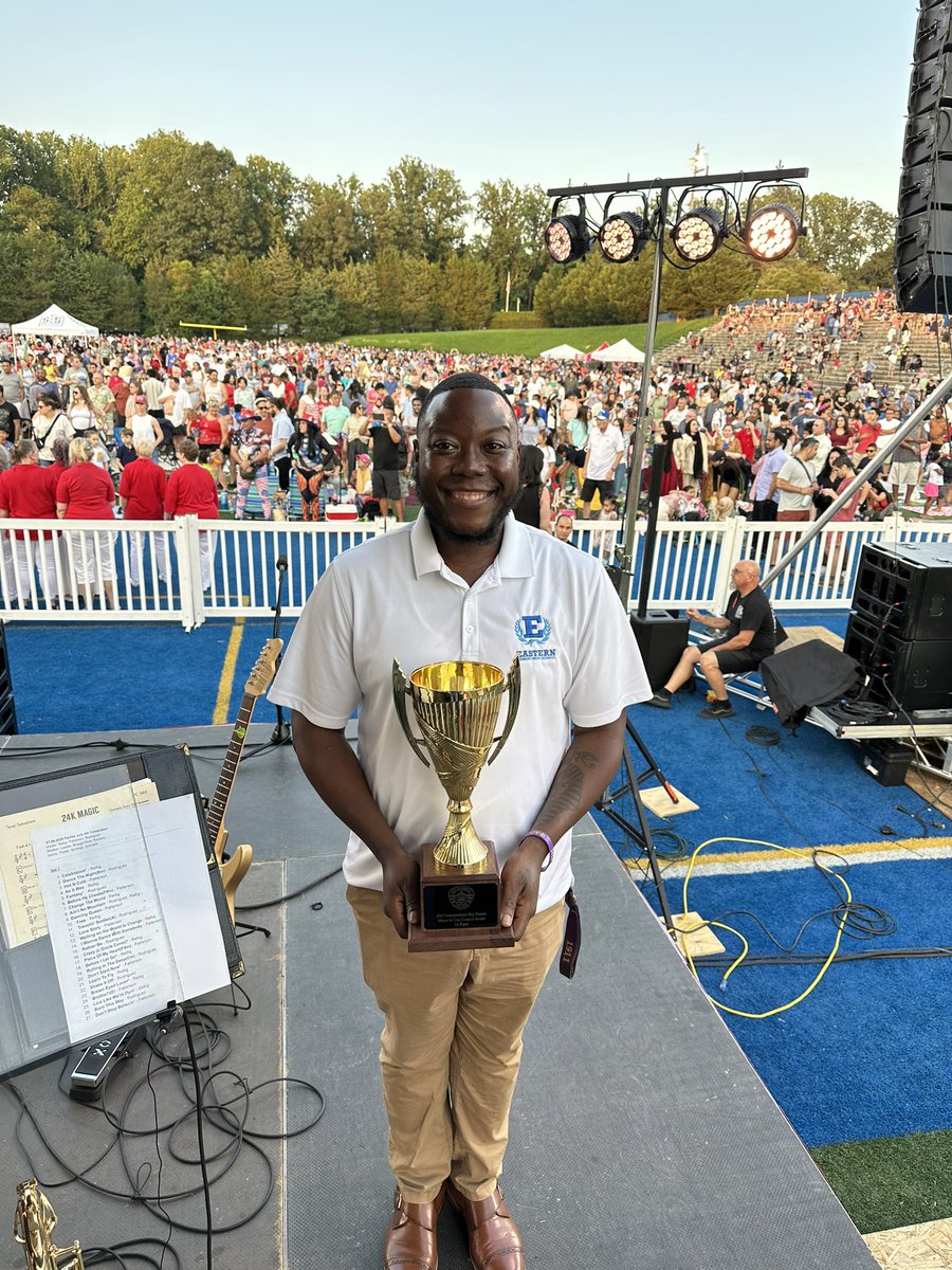 Eastern H.S. “Blue & White Marching Machine” tweet media