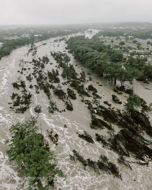 JamesTate121's tweet image. California is on fire and Texas is flooding and we stopping talking about climate change and defunded NOAA.