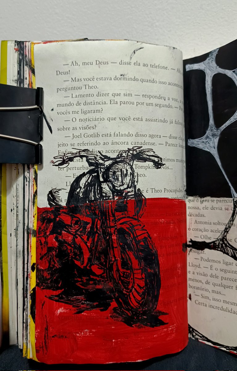 tsukyello's tweet image. i like red!
