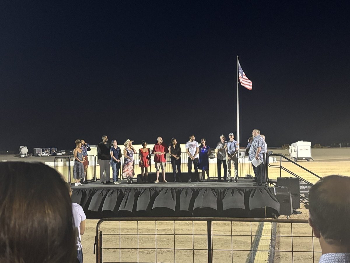 gtwhitesides's tweet image. Closed out the night yesterday with the fireworks show in Lancaster — had a great day celebrating the Fourth in CA-27! Thanks to everyone who stopped by to say hi!