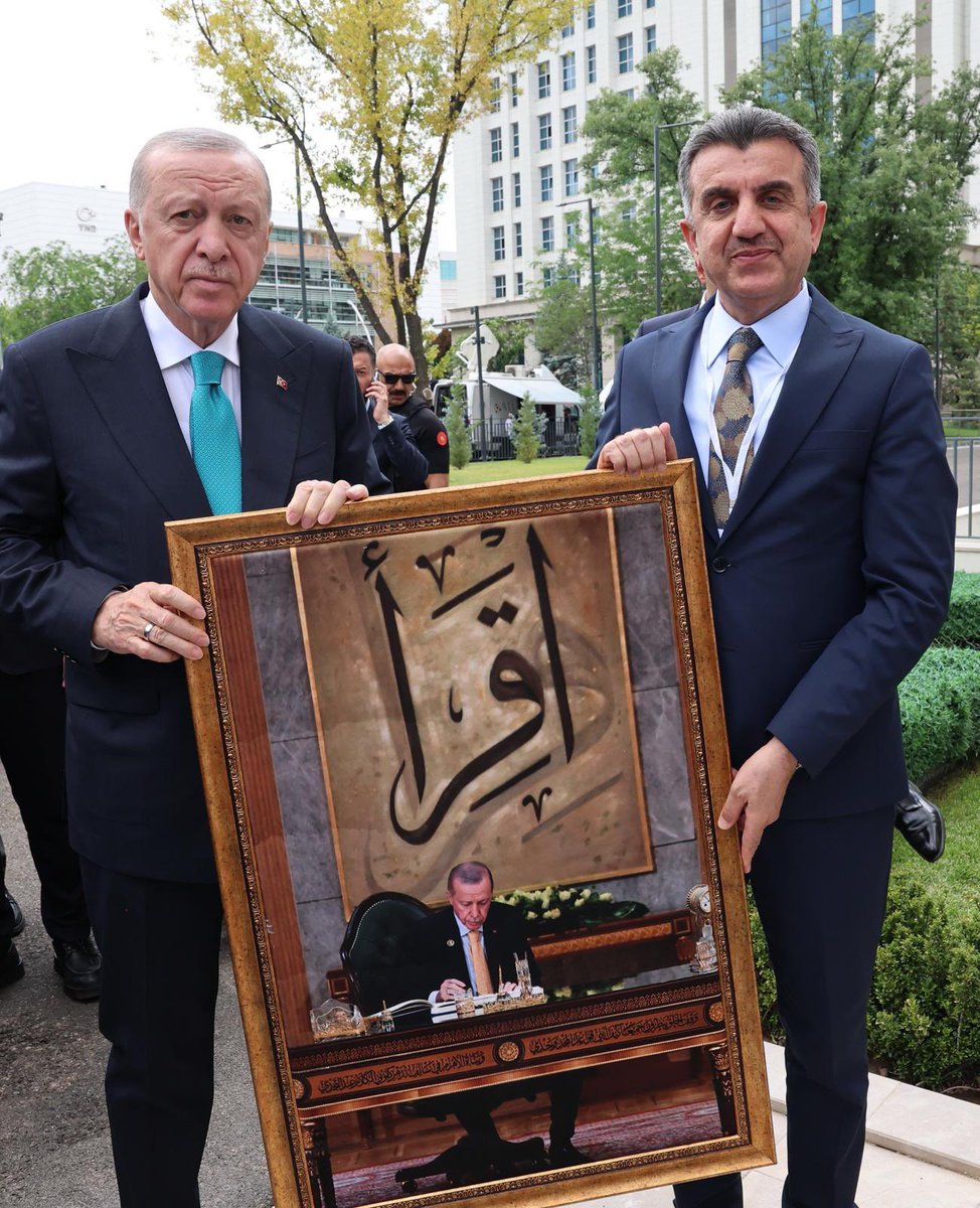 Ak parti Şanlıurfada İlhami gunbeginin il başkanlığında yeniden oylarını arttığı bu başarılı performans ile Şanlıurfa Ak Parti'nin kalesi olma yönünde emin adımlarla ilerledigi gozlemleniyor.<a href="/RTErdogan/">Recep Tayyip Erdoğan</a> .<a href="/milhamigunbegi/">M.İlhami GÜNBEGİ</a> .<a href="/akpartiurfa/">AK PARTİ ŞANLIURFA</a> .<a href="/mehmetkusnet/">Mehmet Kuş 🇹🇷</a> .<a href="/mcanpolatnet/">Mehmet CANPOLAT 🇹🇷</a> .<a href="/Mustafabagmnci/">MUSTAFA BAĞMANCI</a>