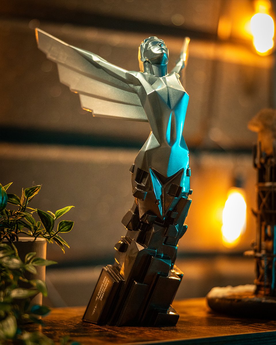 frostpunkgame's tweet image. #TheGameAwards statue for #Frostpunk 2 just arrived at the studio and yep, it’s very shiny and surprisingly heavy.
We’re honored to win Best Sim/Strategy and honestly just happy to hold this thing in our hands.
Thanks for being part of it 🖤@thegameawards
