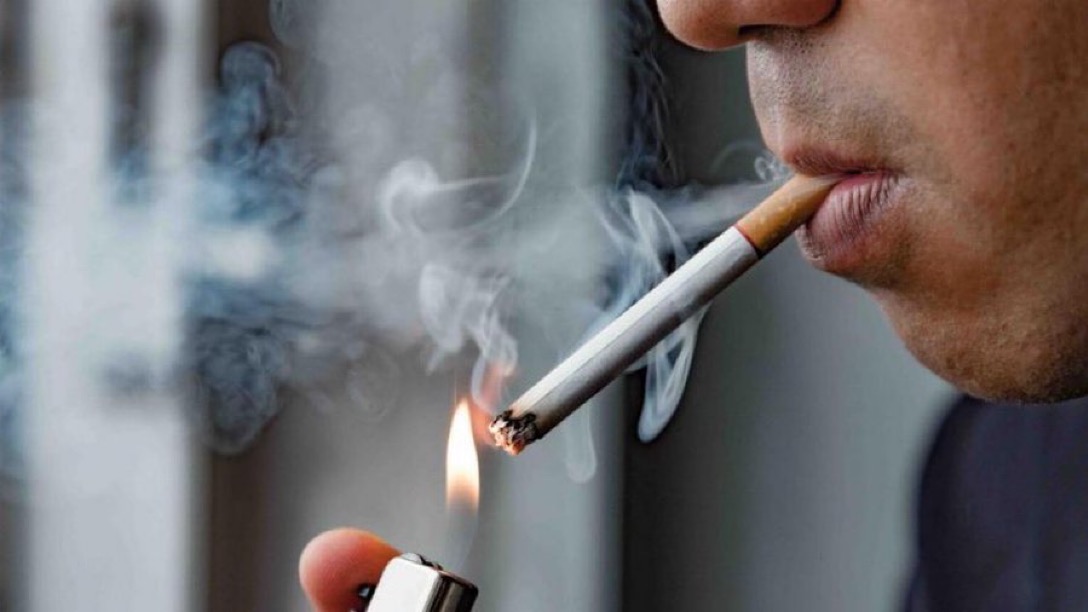 🇫🇷🚬 FLASH | De nombreux maires ont décidé de ne PAS appliquer l’interdiction de fumer sur les plages. "Mobiliser mes 2 policiers municipaux et mon ASVP pour coller des amendes de 135€ à des gens en vacances qui se fument une clope à la plage, c’est n’importe quoi ! Ils ont