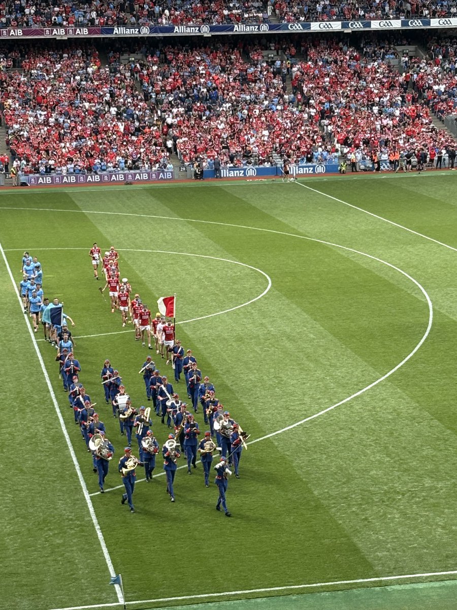 No prize for guessing where we are today 🔴⚪️ ⁦<a href="/officialgaa/">The GAA</a>⁩ ⁦<a href="/OfficialCorkGAA/">Cork GAA</a>⁩ Rebels Abú ⁦<a href="/IamMauraDaly/">Maura Daly</a>⁩ stadium is buzzing