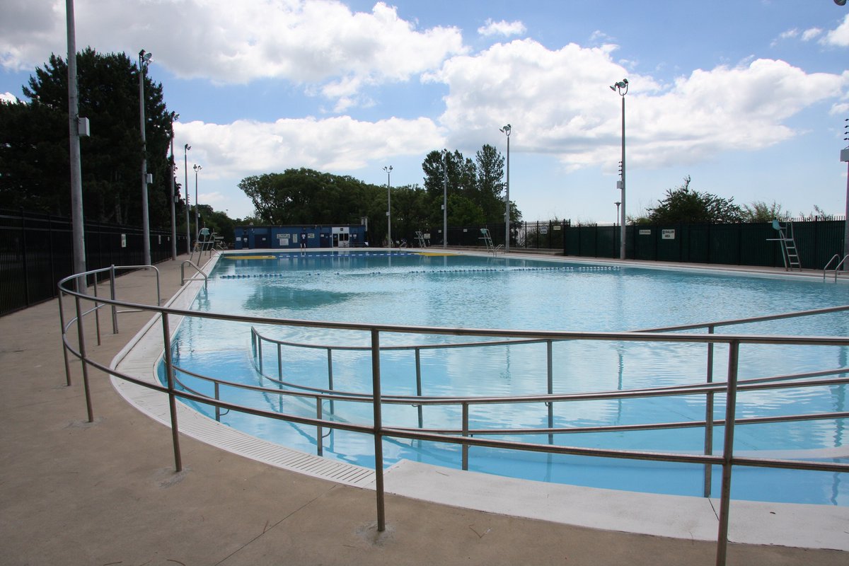 During the heat warning, these pools are open until 11:45 pm: 

📍Alex Duff 
📍Fairbank 
📍Halbert Park (until 9 pm)
📍McGregor Park
📍Monarch Park
📍North Toronto 
📍 Smithfield Park
📍Sunnyside Gus Ryder

Other pools are open 10 am to 8 pm. 

More: toronto.ca/swim