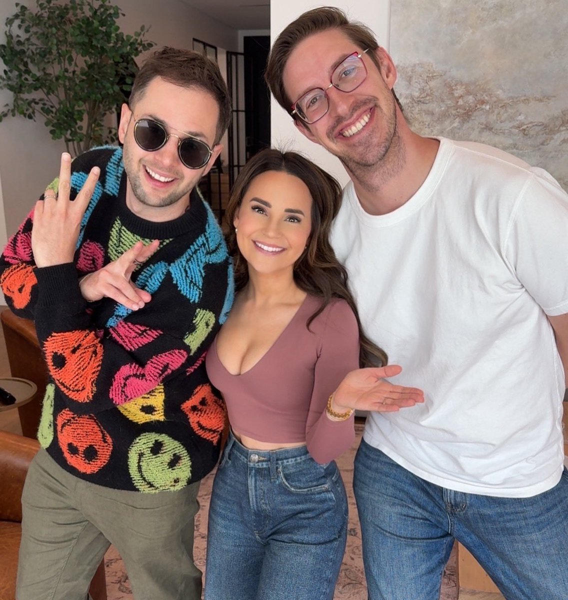 Rodiculous Podcast (@rodiculouspod) on Twitter photo Big thanks to <a href="/korndiddy/">Zach Kornfeld</a> & <a href="/KeithHabs/">Keith Habersberger</a> from the <a href="/tryguys/">The Try Guys / 2nd try</a> for talking and hanging out on the Rodiculous Podcast!
Watch episode here: youtu.be/3q7xlujpU2c?si… Big thanks to <a href="/korndiddy/">Zach Kornfeld</a> & <a href="/KeithHabs/">Keith Habersberger</a> from the <a href="/tryguys/">The Try Guys / 2nd try</a> for talking and hanging out on the Rodiculous Podcast!
Watch episode here: youtu.be/3q7xlujpU2c?si…