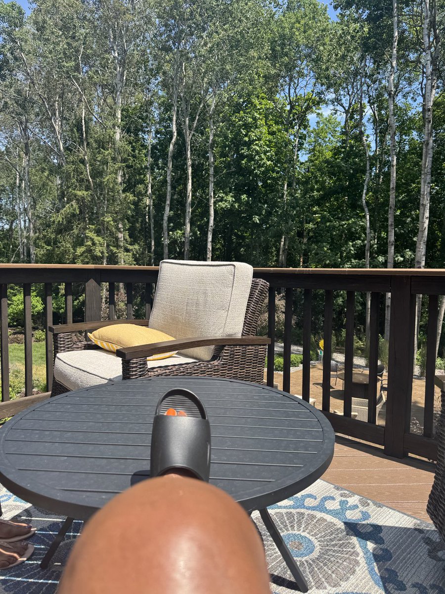 CuseCoachJack's tweet image. Enjoying some downtime. Loving our Cuse weather. Have a great weekend 🍊Nation! 🤗✊🏽🇺🇸