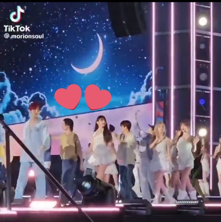 pineatravis's tweet photo. SIAPAPUN CIE CIEIN TRAVICKY SEKARANG JUGA😭😭😭😭 https://t.co/NX2k70PTaH