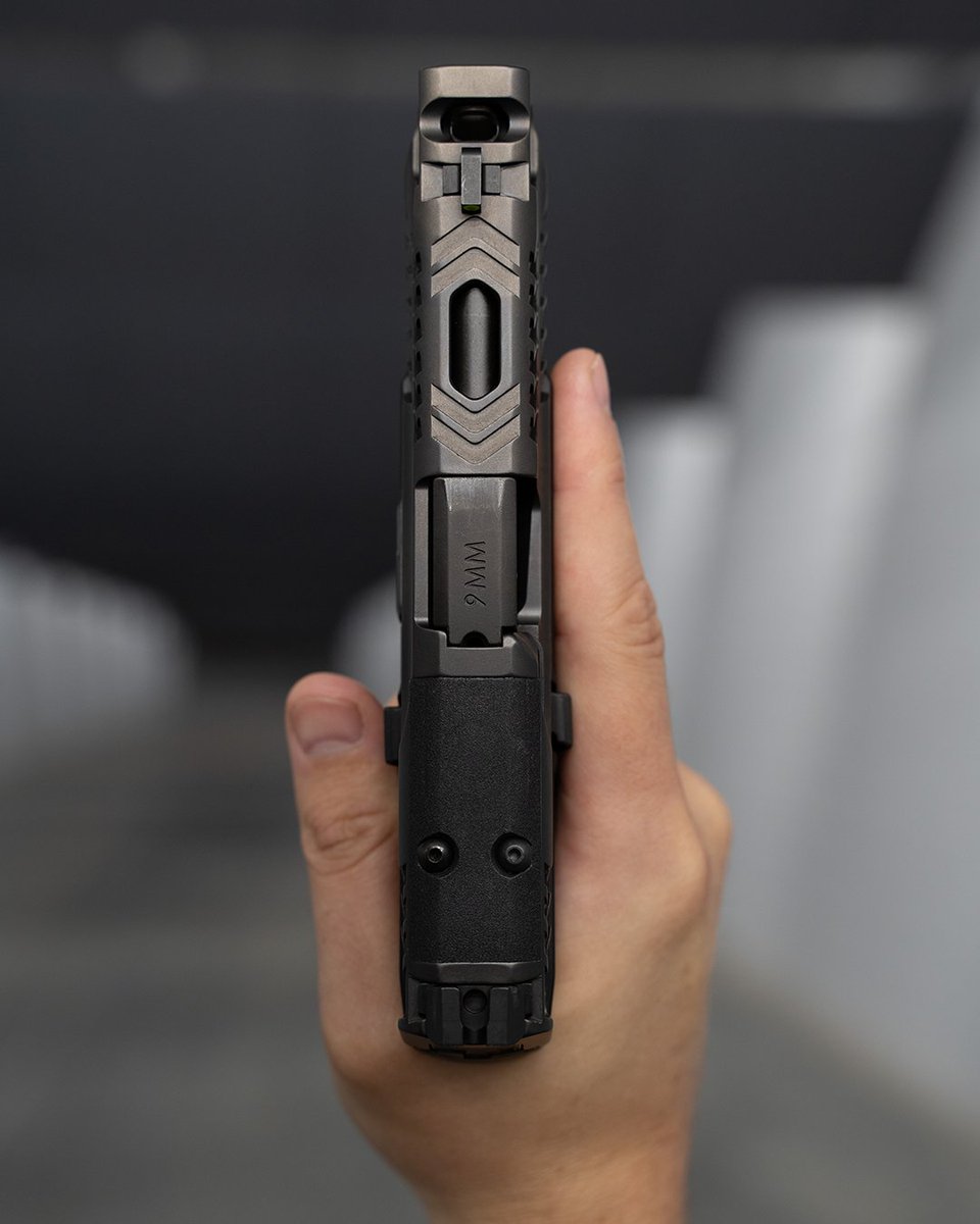 Smith_WessonInc's tweet photo. Don't mind me just admiring the M&amp;P Carry Comp Slide today 😍

The M&amp;P M2.0 Carry Comp Slide reduces recoil, keeps your optic clear, and gives you control when it matters most.

Upgrade your EDC today! https://t.co/MUiiL9l3x8 https://t.co/3TbhrynqIe