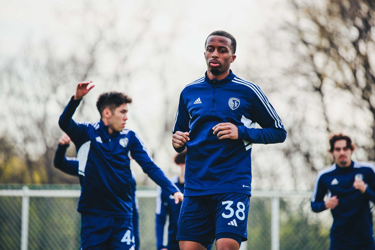 Bryan Arellano, Shane Donovan and Maouloune Goumballe start in the front three!

Arellano scored his first goal of the season two games ago off an assist from Goumballe, his team-best third of 2025!

Donovan assisted in SKC II's last home match!

#SKCvPOR