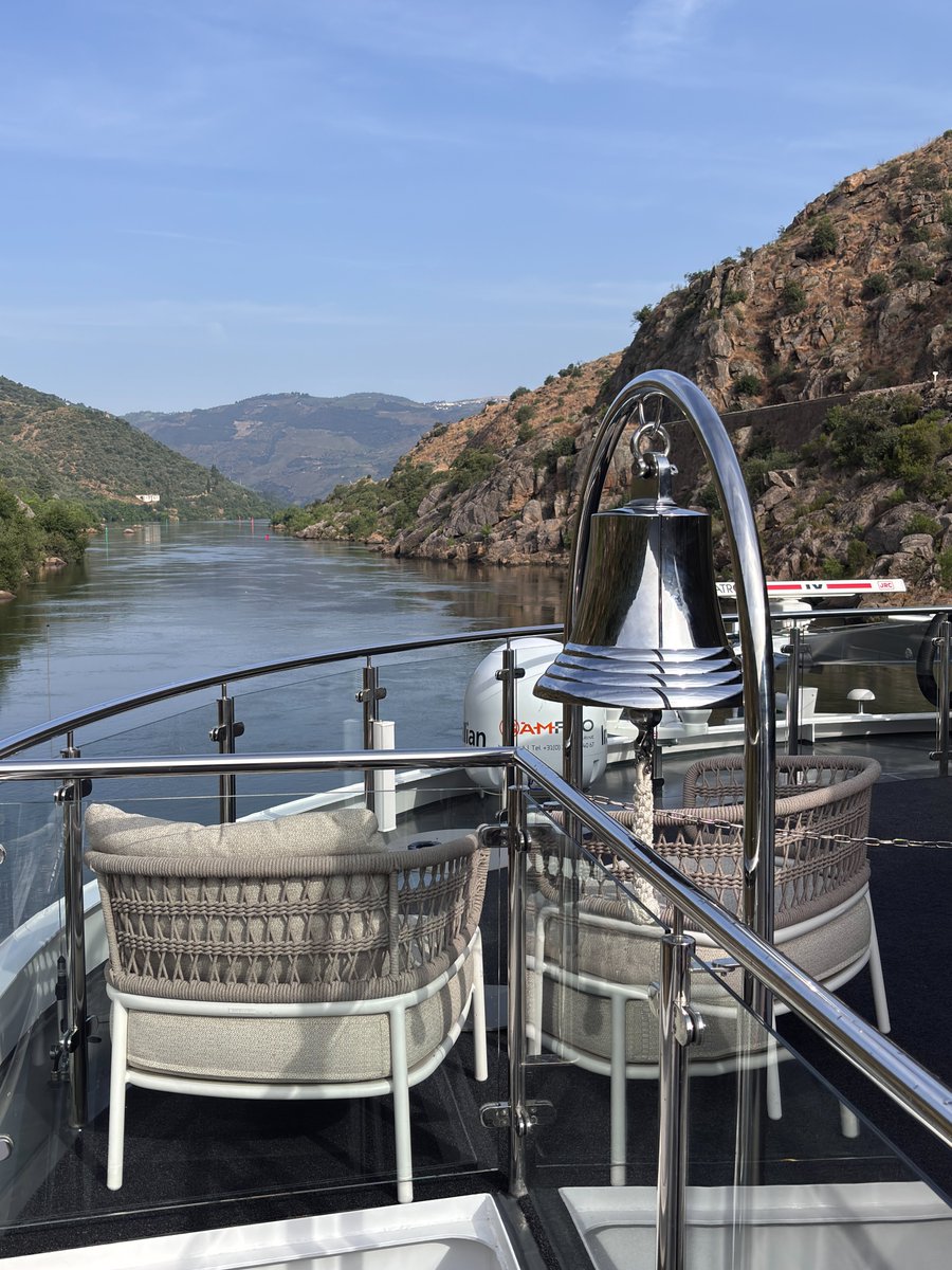 StuartRender's tweet image. 'A Taste of River Cruising'
Day 5 on the Douro and we reach Pinhão. Time to explore the tiling at the railway station before heading to Lamegos, the pilgrimage church of the Sanctuary of Our Lady of Remedies, and the famous stairway back to the town.
@RivieraTravelUK @AGTOUK