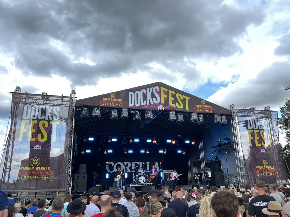 steverevison's tweet image. ⁦@Corellamusic⁩ absolutely knocking it out of the Meridian Showground park at ⁦@docksfest⁩ this afternoon 👏👏👏👏