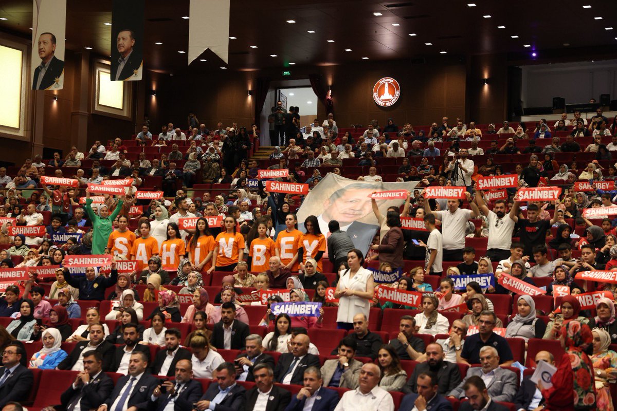 Teşkilat mensuplarımız ile birlikte katıldığımız Teşkilat Akademisi – Liderlik Okulu programında, teşkilatçılığın inceliklerini, liderliğin esaslarını ve ekip ruhunu pekiştiren değerli bilgiler edindik.
Program boyunca deneyimli eğitmenlerden aldığımız eğitimler, örnek