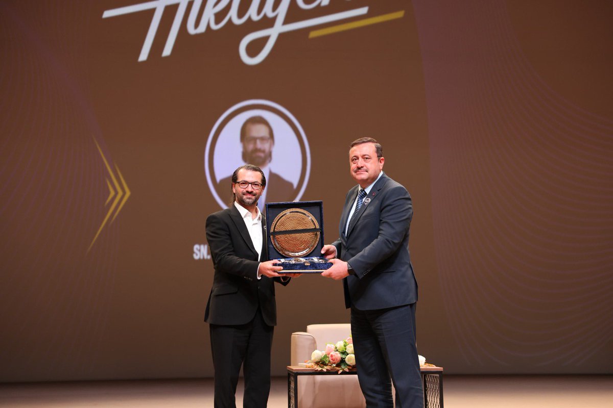 Fatih Muhaddis FEDAİOĞLU (@fmfedaioglu) on Twitter photo 📚 Gaziantep’te Teşkilat Akademisi Liderlik Okulu programımızı başarıyla gerçekleştirdik.
Dava şuurunu bilgiyle, liderliği ahlak ve vizyonla pekiştiren bir günü geride bıraktık.
Katılım sağlayan tüm teşkilat mensuplarımıza, katkı sunan kıymetli hocalarımıza ve emeği geçen 📚 Gaziantep’te Teşkilat Akademisi Liderlik Okulu programımızı başarıyla gerçekleştirdik.
Dava şuurunu bilgiyle, liderliği ahlak ve vizyonla pekiştiren bir günü geride bıraktık.
Katılım sağlayan tüm teşkilat mensuplarımıza, katkı sunan kıymetli hocalarımıza ve emeği geçen