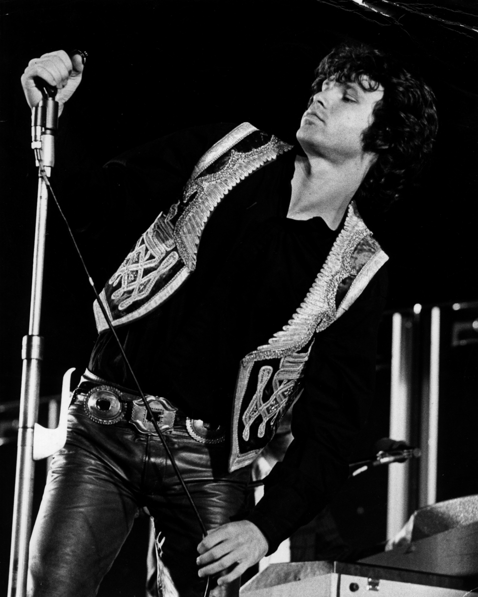 JimMorrison's tweet image. On this day in 1968, The Doors took the stage for their most iconic performance at the Hollywood Bowl.
The 15 song setlist was filmed by Paul Ferrara and his camera crew, and recorded by Bruce Botnick to create the legendary album and videos we still love today.
Photos by Henry…