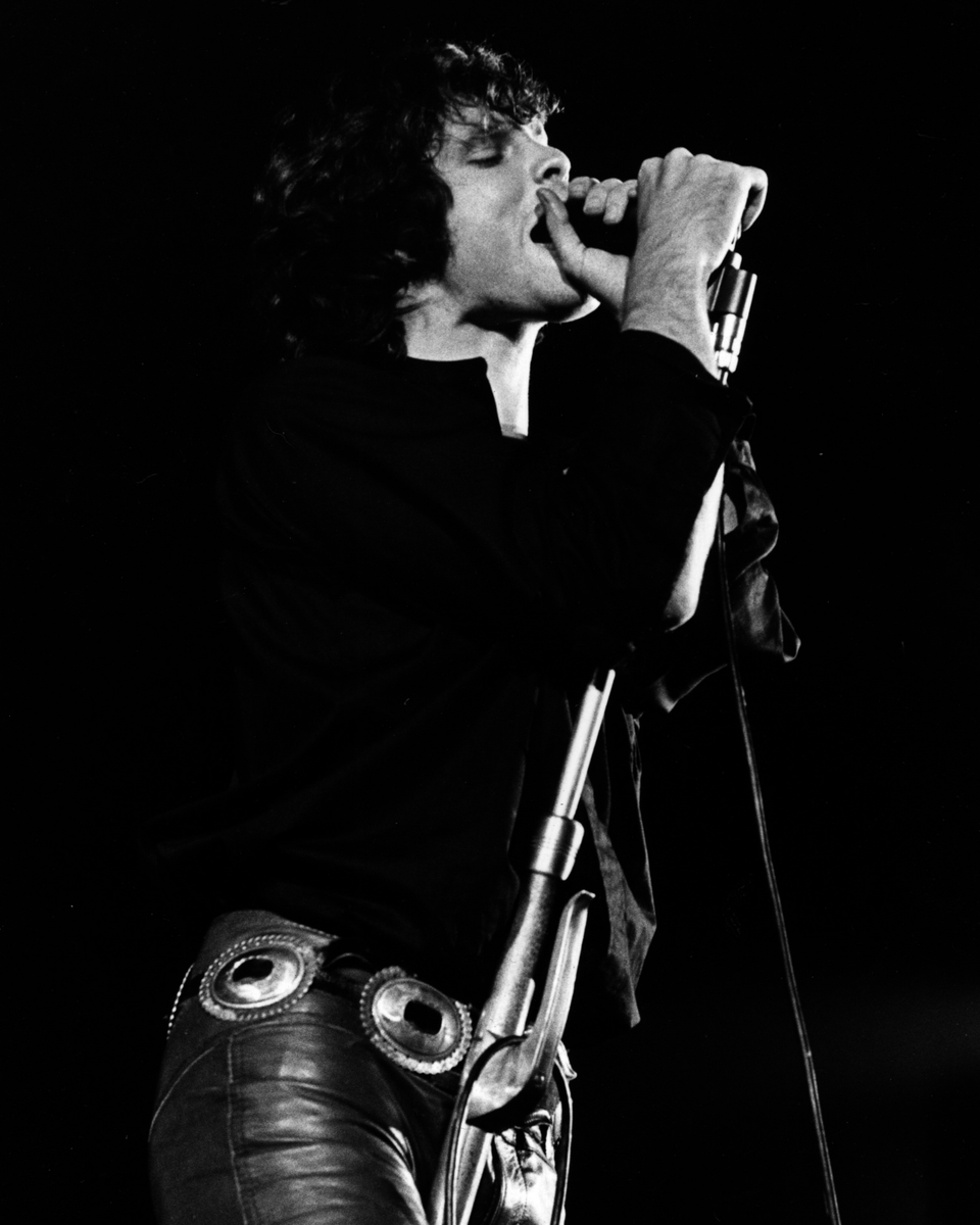 JimMorrison's tweet image. On this day in 1968, The Doors took the stage for their most iconic performance at the Hollywood Bowl.
The 15 song setlist was filmed by Paul Ferrara and his camera crew, and recorded by Bruce Botnick to create the legendary album and videos we still love today.
Photos by Henry…