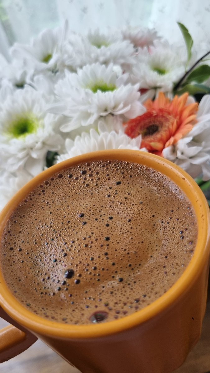 Bugün erken gelen 
Bir milyon baloncuk 
Yutma zamanı 
Özledimmm...
💙☕💫
