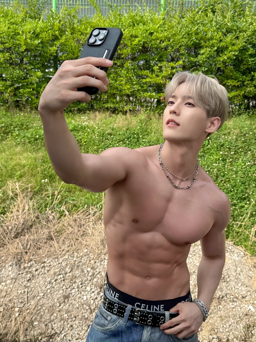 If you curious how Waterbomb 2025 HUTA looks like...this is it. So HOT and MUSCULAR 🔥

<a href="/btob2mh/">HUTA</a> #허타람찌 #이민혁 #LEEMINHYUK