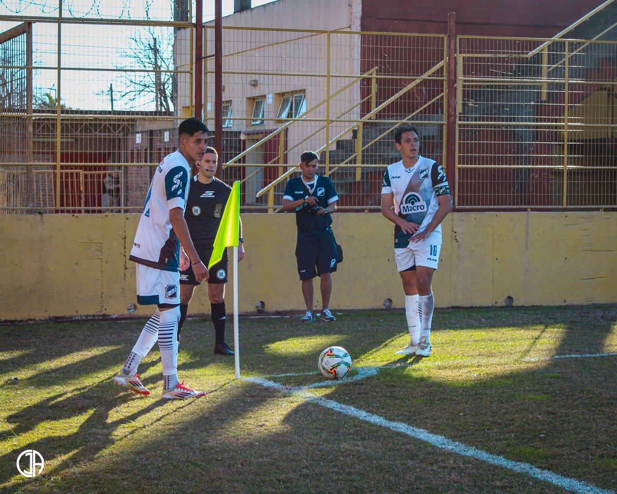 📌𝗙𝗲𝗰𝗵𝗮 17 | TORNEO FEDERAL A 2025

Boca Unidos 2 - 2 Juventud Antoniana
⚽️ Luciano Viano
⚽️ Dardo Torres 

#DaleSanto