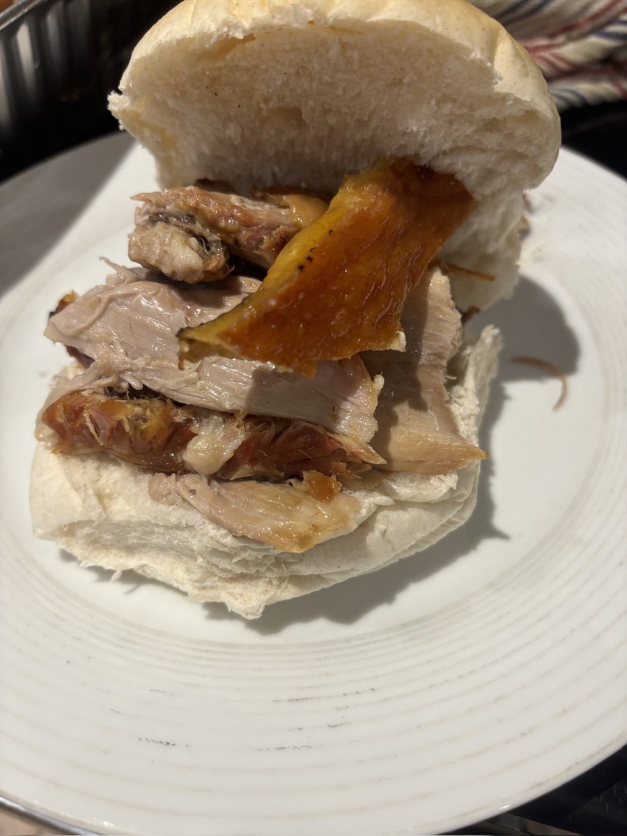 AnnaLongthorp's tweet photo. Hog roast done โ
Delighted to be serving next to this beauty ๐๐
Quick bit of snap for me then itโs show time tomorrow #agshow
*sets alarm for 4am* ๐ซฉ https://t.co/mTYf0qlP1L