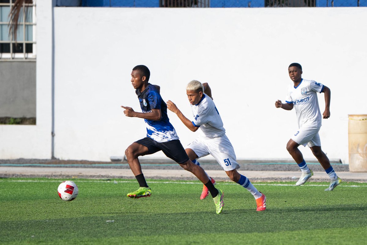 ¡Provechoso ensayo🤙🏼! Las categorías UMECIT FC LPF y  Prom toman ritmo, al enfrentarse en amistoso para llegar a tono al venidero campeonato.

#amistoso #umecistas #umecitfc
#somospanamanorte #soccer #preseason
