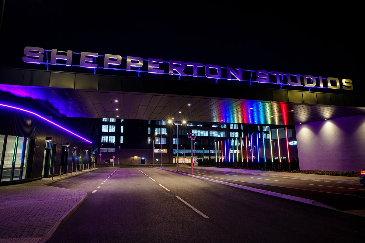 PinewoodStudios's tweet image. We wish all those celebrating across the globe a happy #Pride. All of our gatehouses are lit up at #PinewoodStudios #SheppertonStudios #PinewoodTorontoStudios