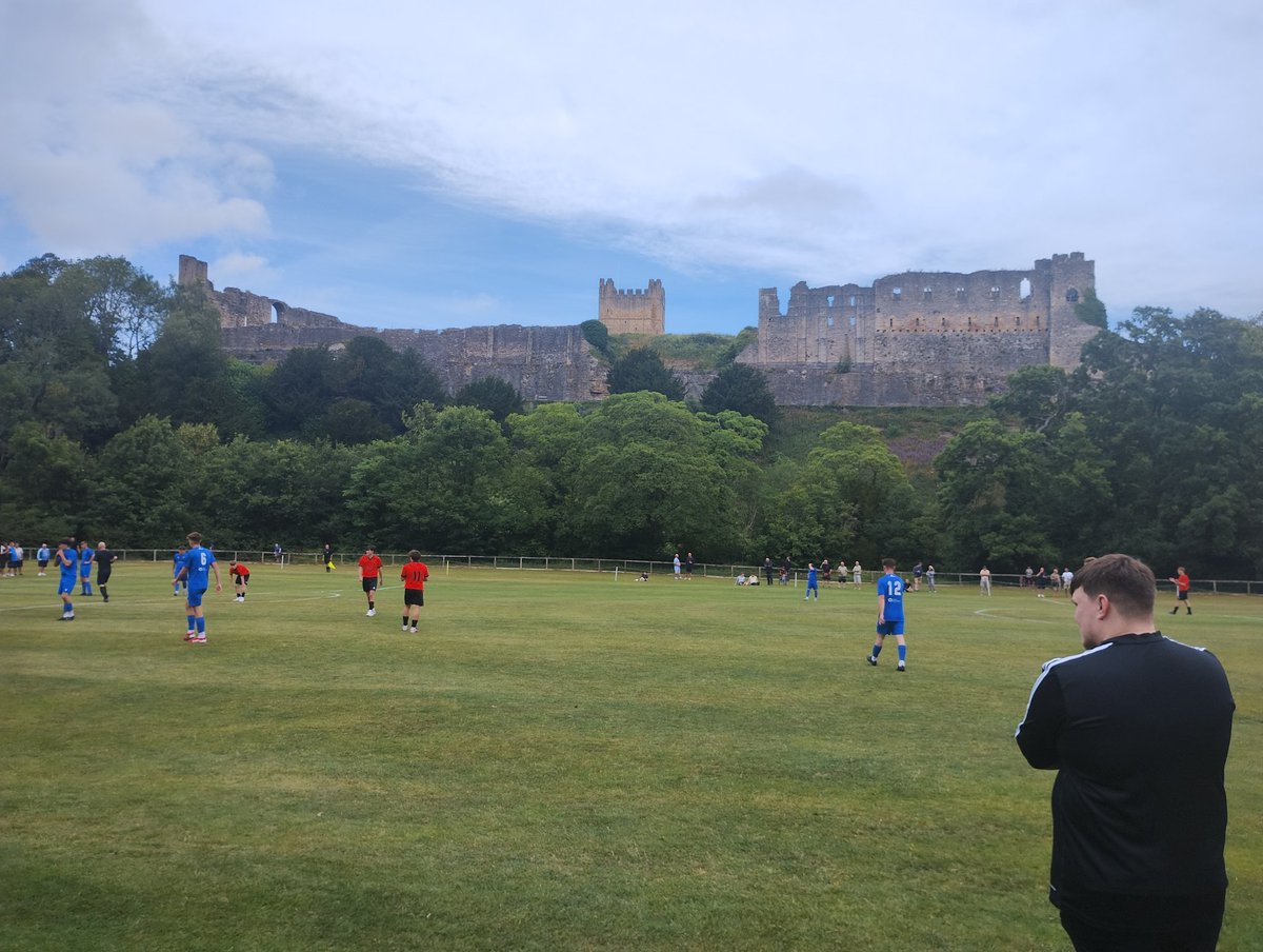 Excellent day out today at <a href="/RichmondTownFC/">Richmond Town FC</a>  v <a href="/WombwellMain/">Wombwell Main FC</a> at the incredible Earls Orchard in 
North Yorkshire. One of these must-see venues and well worth the trip down from Glasgow with <a href="/NE63exile/">Chris Sanderson</a>