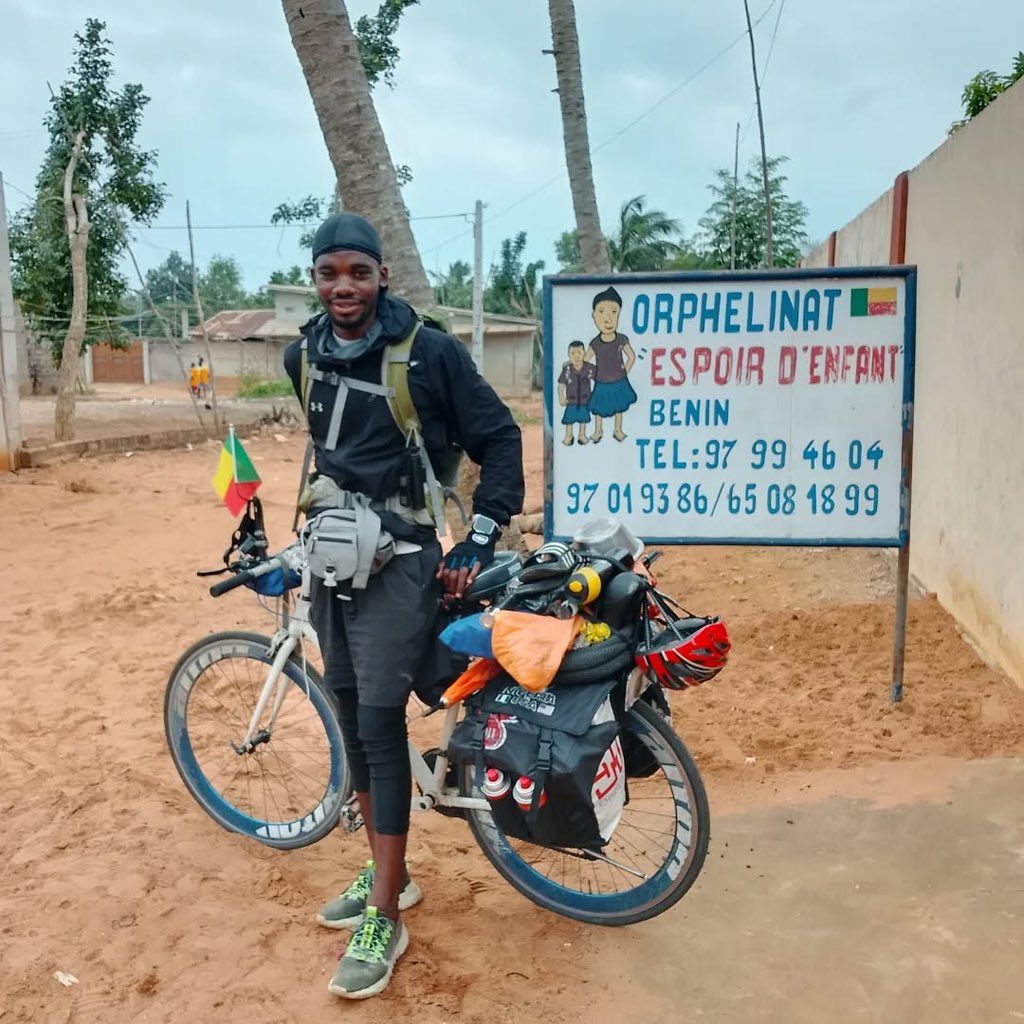 DAY 6; NIGERIA 🇳🇬 TO USA 🇺🇸 ON BICYCLE!! Emmiwuks visits an orphanage home in Benin Republic 🇧🇯🚴‍♀️

Next country —— Togo 🇹🇬