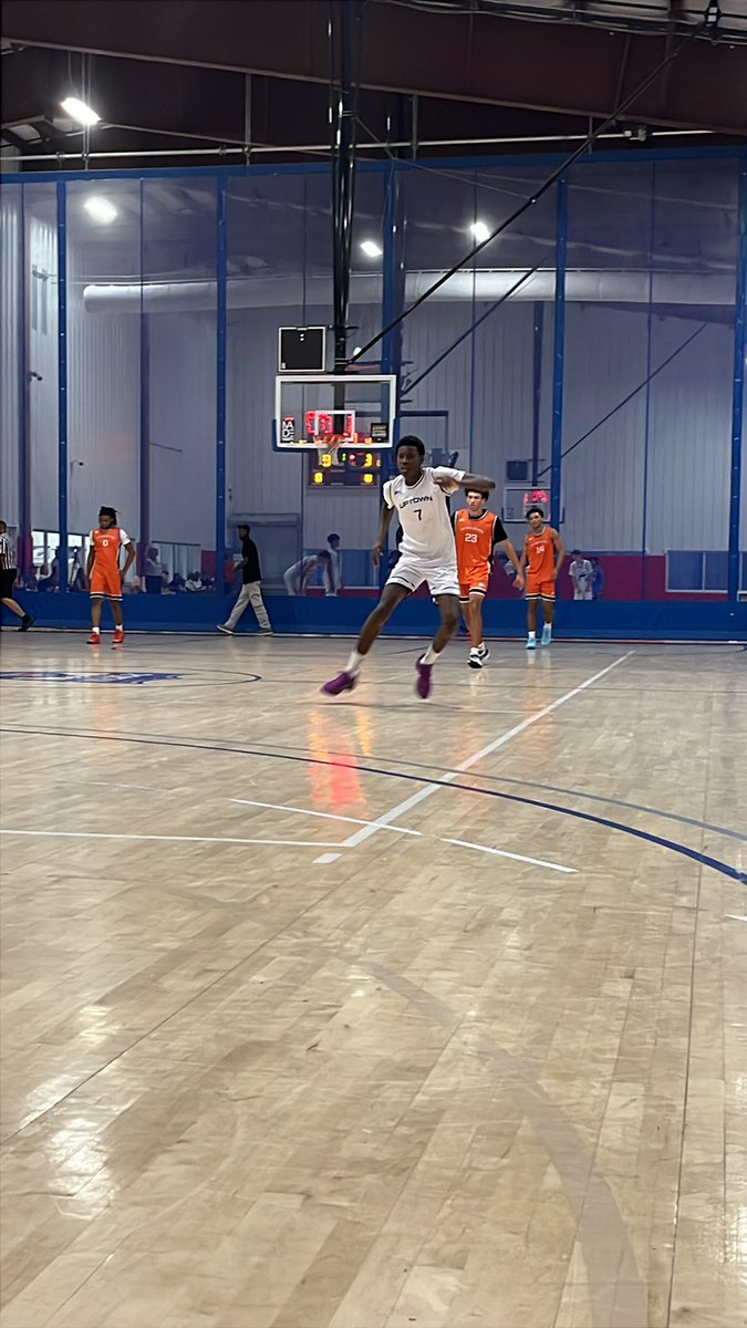 Brian Flinn (@bflinnhoops) on Twitter photo The trio of Josiah Smuda, Xander Gratsy, and Noah Sellers were great for <a href="/UptownAAU/">Uptown Basketball Academy</a> all spring and had the 16s in a place to compete on the MHC. Adding 2027 F King Savior to the mix gives them some size as well as an another shooter. Interesting group to catch next week The trio of Josiah Smuda, Xander Gratsy, and Noah Sellers were great for <a href="/UptownAAU/">Uptown Basketball Academy</a> all spring and had the 16s in a place to compete on the MHC. Adding 2027 F King Savior to the mix gives them some size as well as an another shooter. Interesting group to catch next week