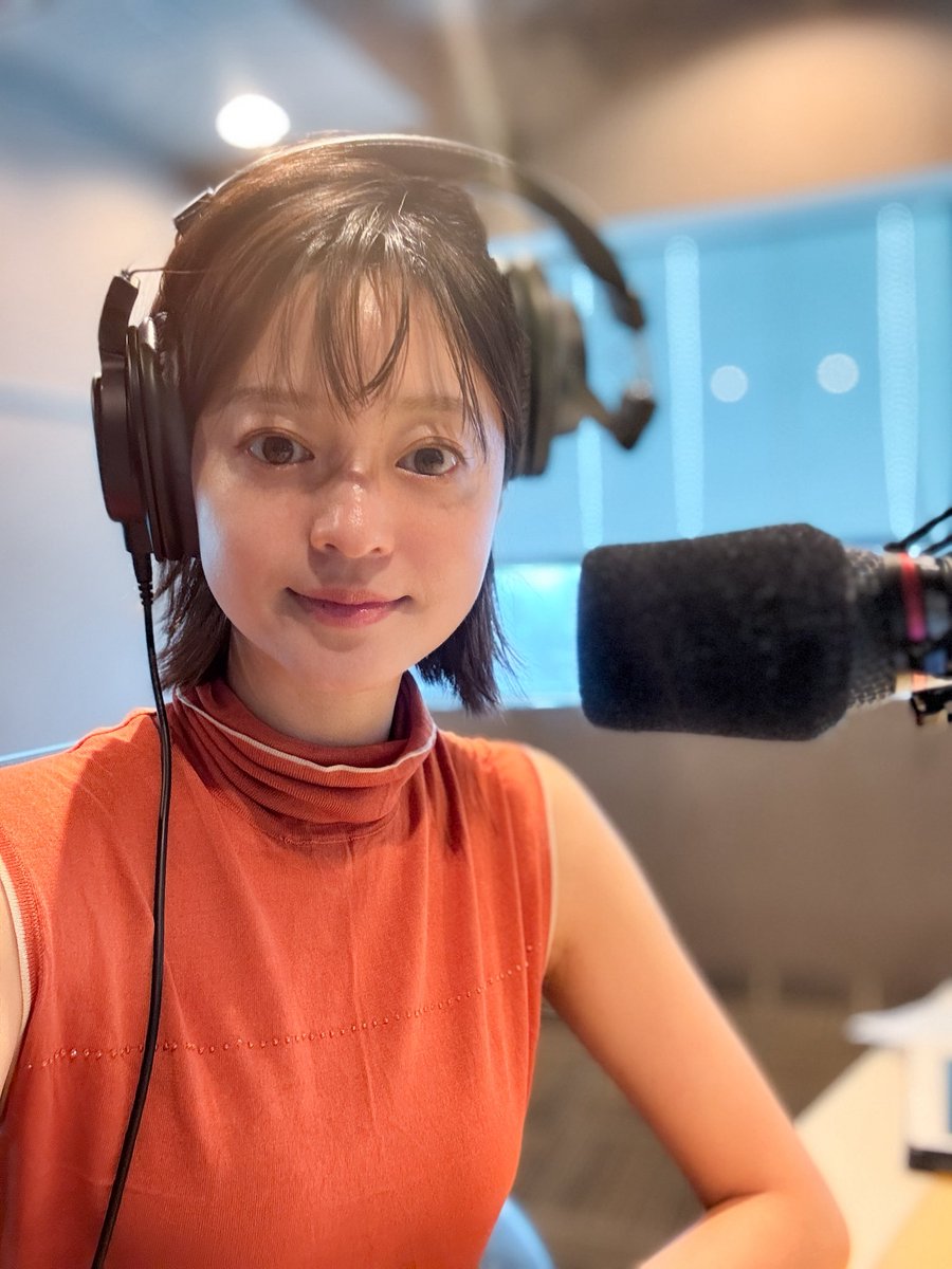 お休み明けだから…とセットしたはずなのに！前髪が独特です。 J-WAVE