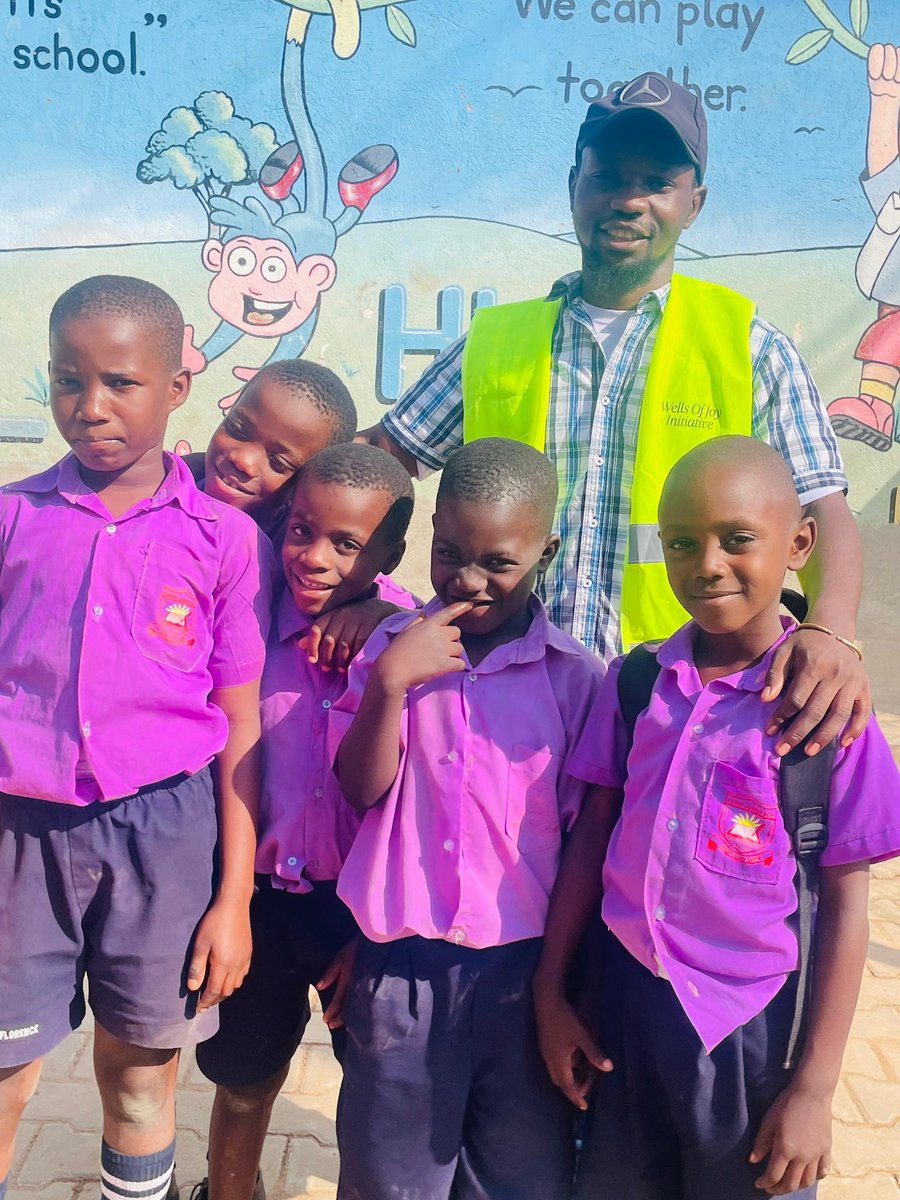 AFRIWISEFDN's tweet image. The future is green and it starts with #empowering young minds!
Yesterday we empowered climate #Education to young learners, teaching them the causes of #climate #change and the #ABCs of #sustainability.
#AWF
#WOJI
#ClimateEducation